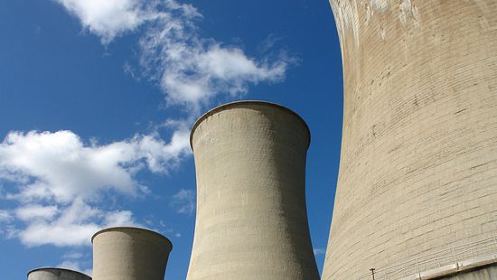 iStock_000003702867Large_nuclear_towers.jpg